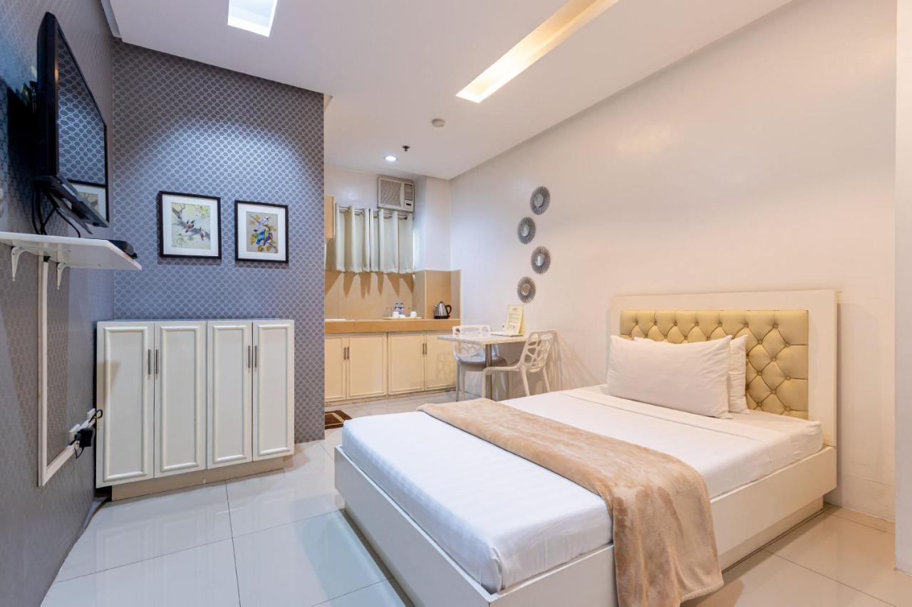 Baymont Suites & Residences Paranaque City Exterior photo